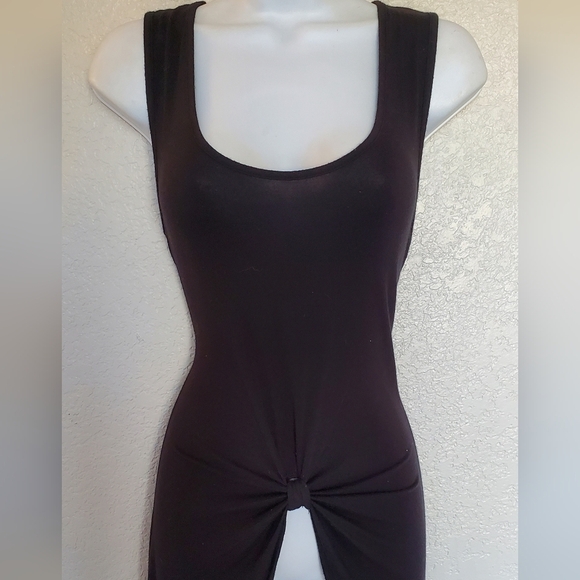 💚5/$25 Black Sleeveless Twist Front Long Back Nix Jersey Knit Tank Top - Picture 2 of 8